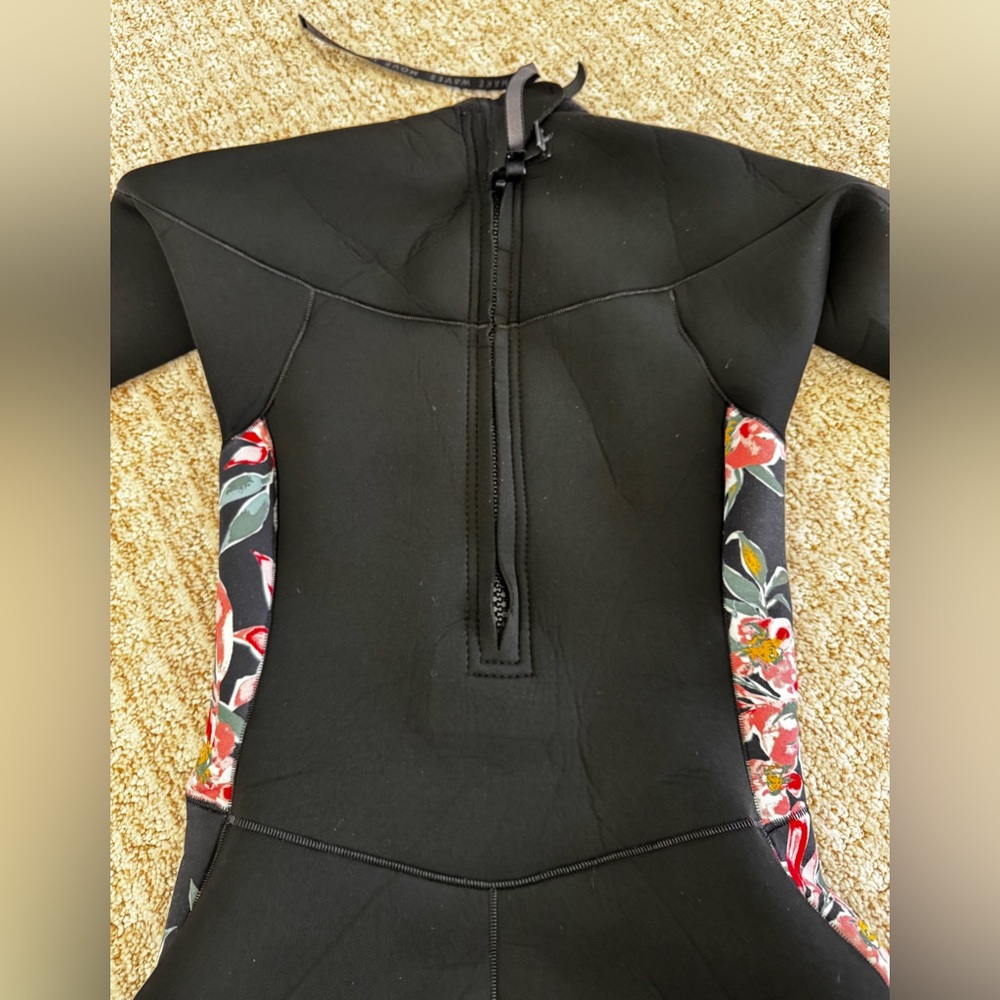 Girls Roxy synchro 2:2 2mm springsuit size 12 - Picture 8 of 8